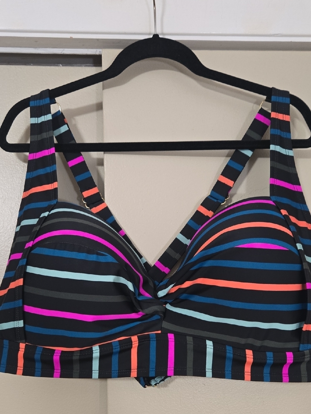 Terra & Sky Plus Black Multi-Stripe Twist-Front Bikini Top Size 3X 24-26 NWT